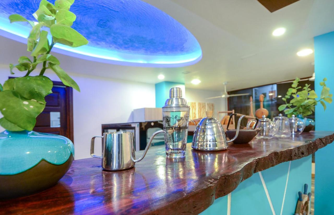 Aquzz Hotel & Spa - Maldives Maafushi Exteriör bild