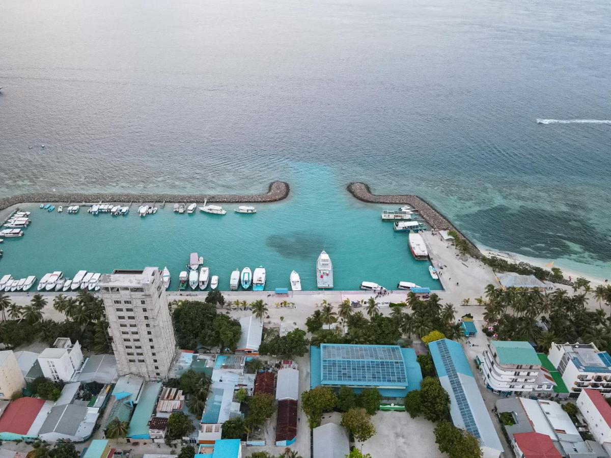 Aquzz Hotel & Spa - Maldives Maafushi Exteriör bild