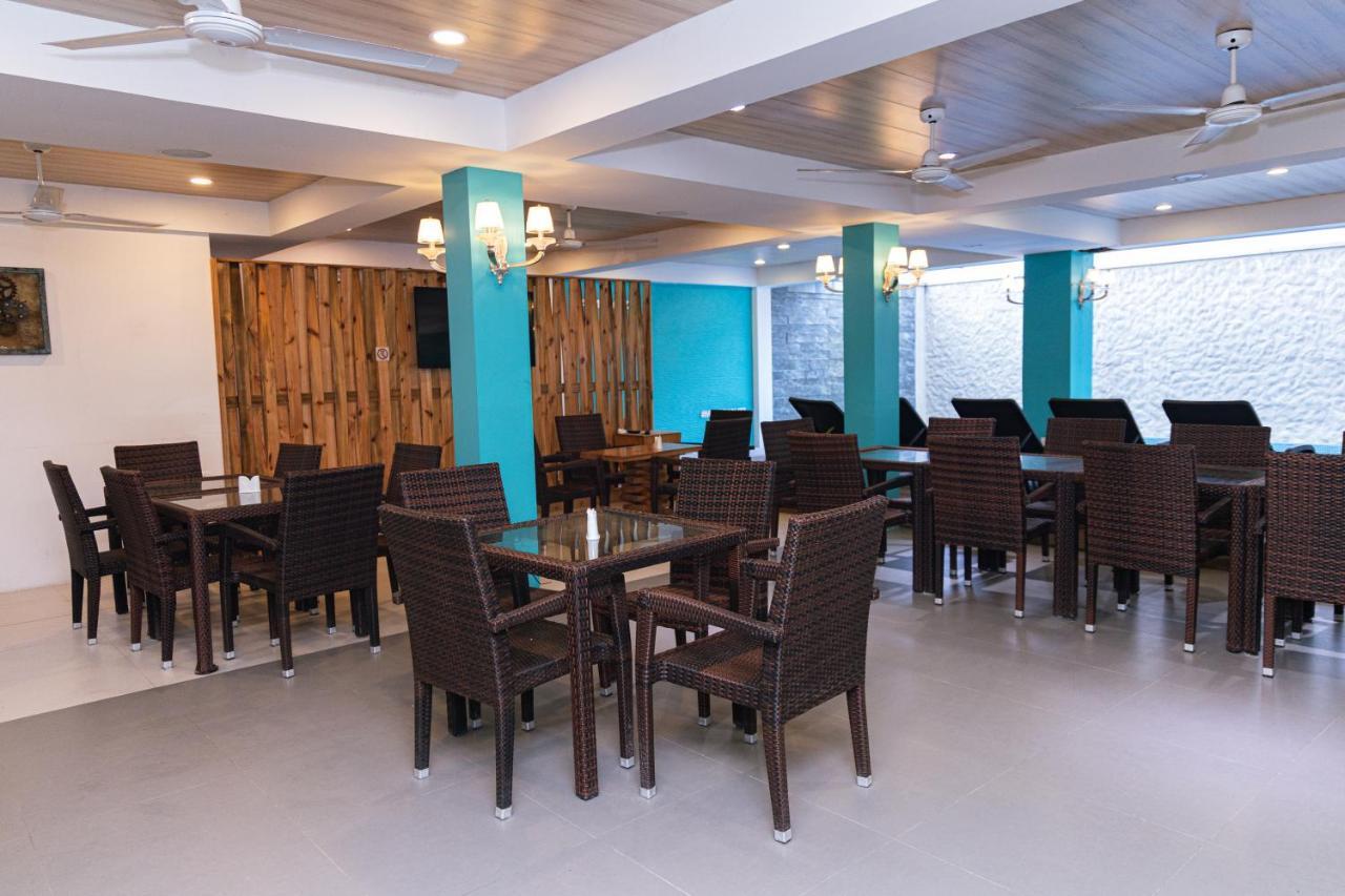 Aquzz Hotel & Spa - Maldives Maafushi Exteriör bild